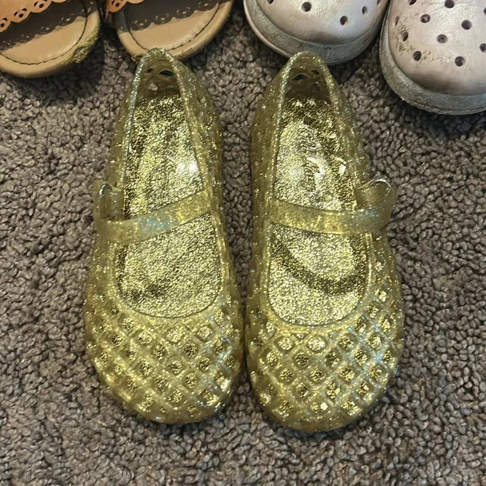 Toddler girls size 7 gold jelly sandals, tan sandals, and slip on shoes bundle